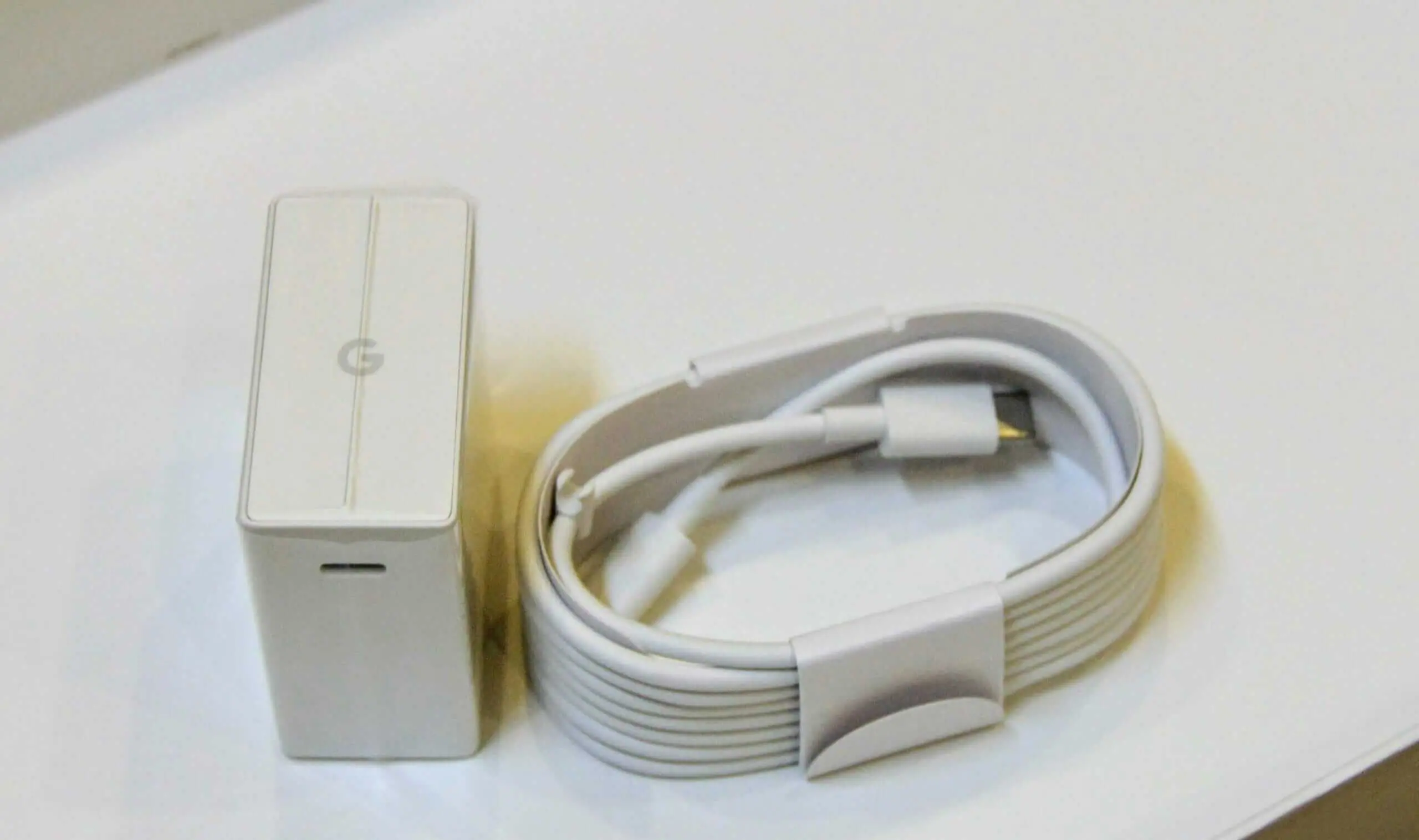 Pixelbook Go:付属品(充電セット)